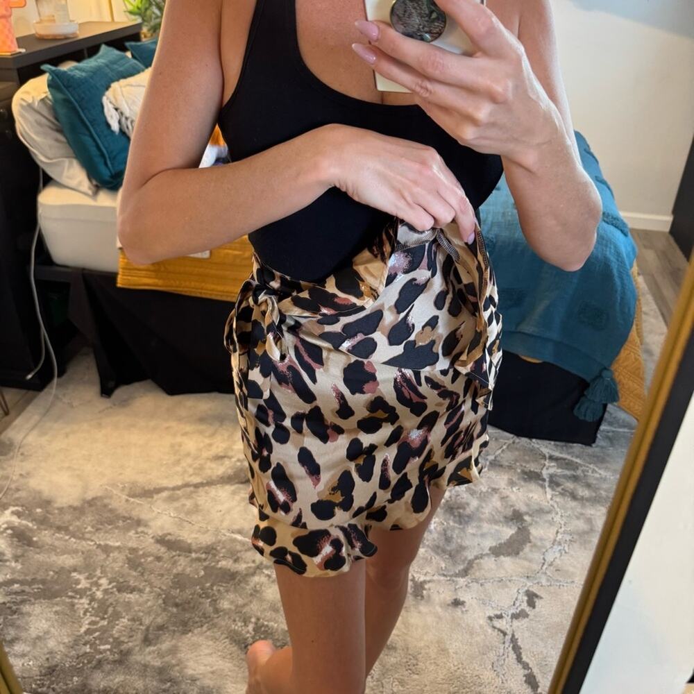 NASTY GAL - Leopard Wrap Skirt - US 8 / Medium - Picture 5 of 16